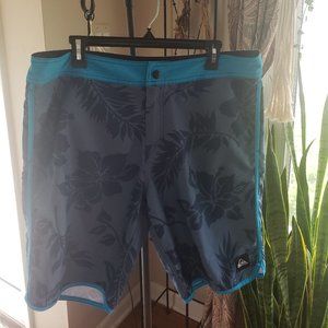 Men's Quicksilver Board Shorts🌊